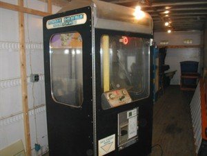 Acme (Benchmark) 42 Inch Crane Machine, All Parts Are There, Will Belts And Air Lines To Get Working %100 . Will Need Some Cleaning Up, A Little Damage On Right Side At Bottom Near Back  $450